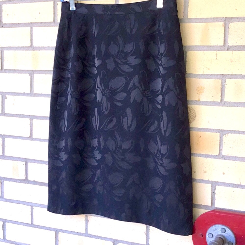 Louis Feraud Classic Slim Skirt EUC